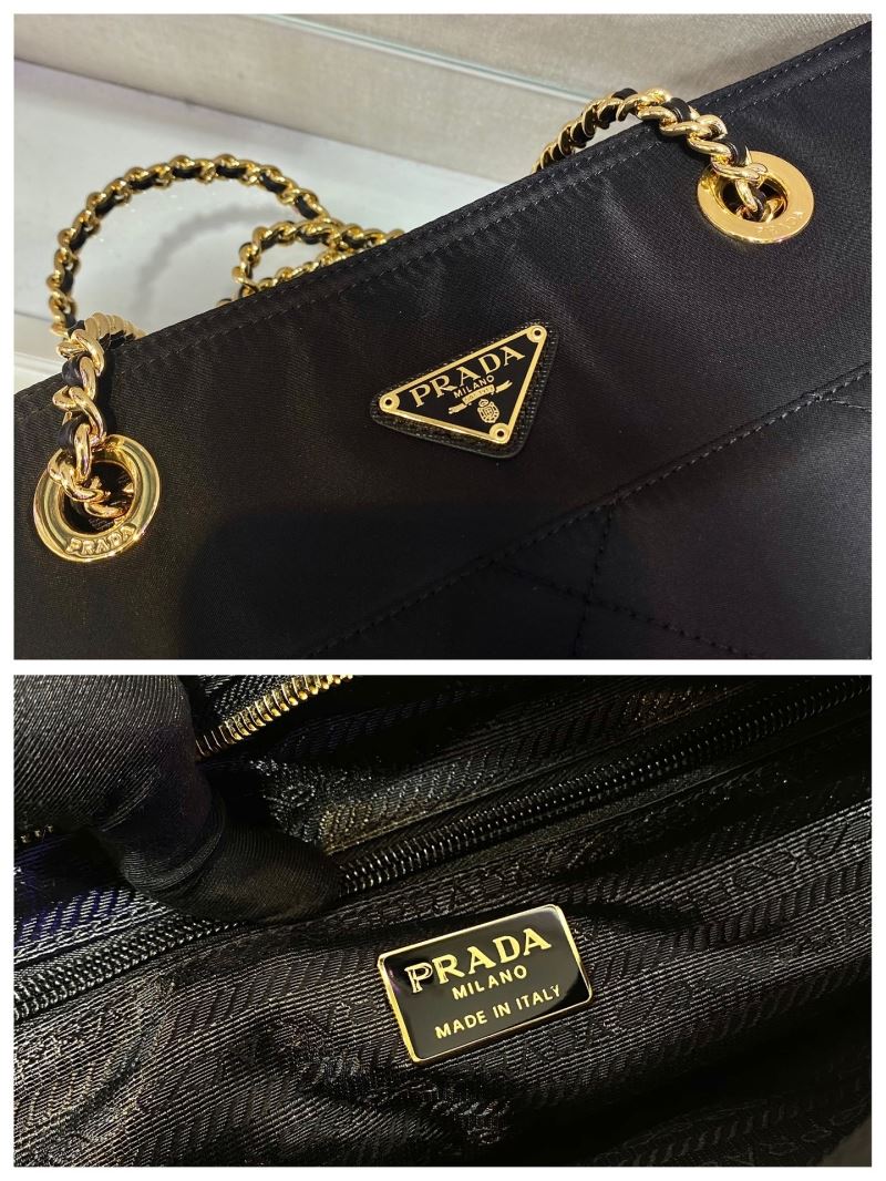 Pra*a tote bags